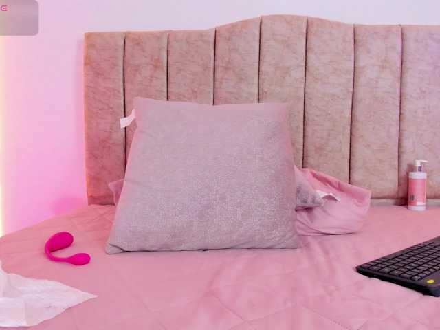 AnnaRoss live cam on BongaCams