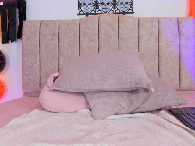 AnnaRoss live cam on BongaCams