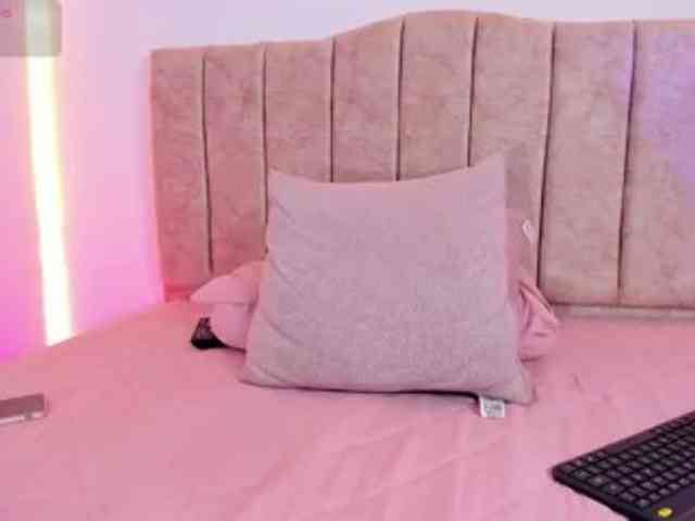 AnnaRoss webcam