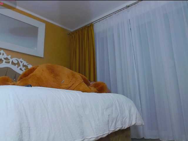 golden-caroline's BongaCams show and profile