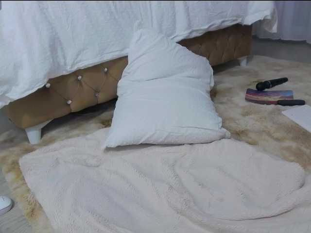 golden-caroline's BongaCams show and profile