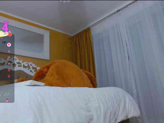 golden-caroline webcam