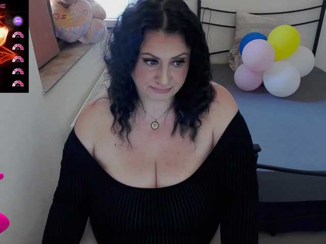Lisette-, 36 y/o - Live Cam on BongaCams
