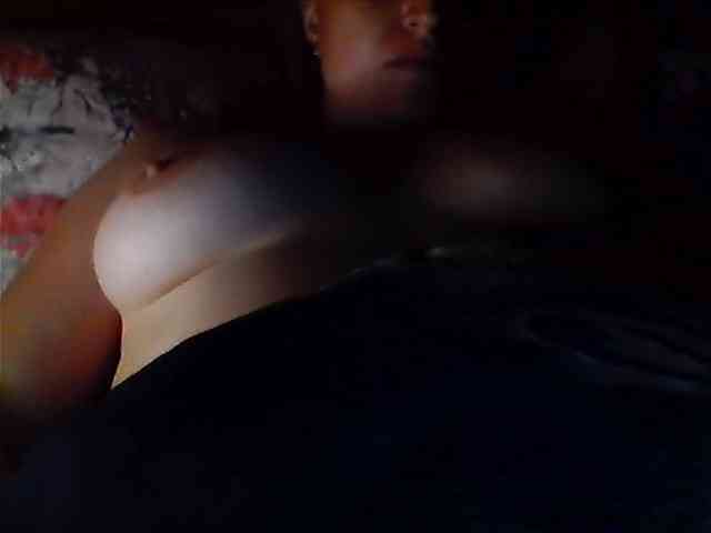 MORTICIA-696 webcam