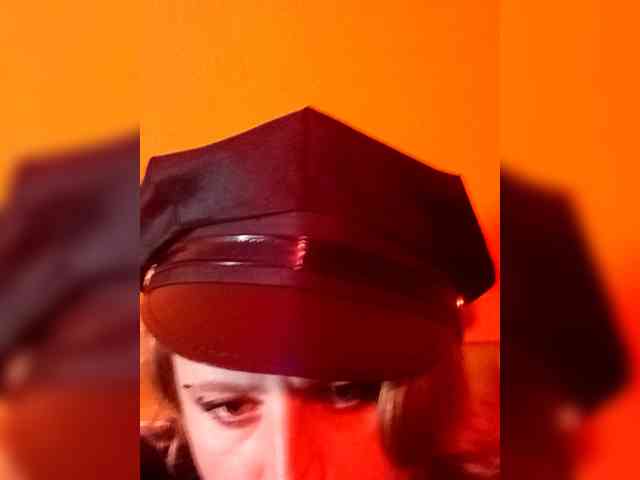 MORTICIA-696 webcam