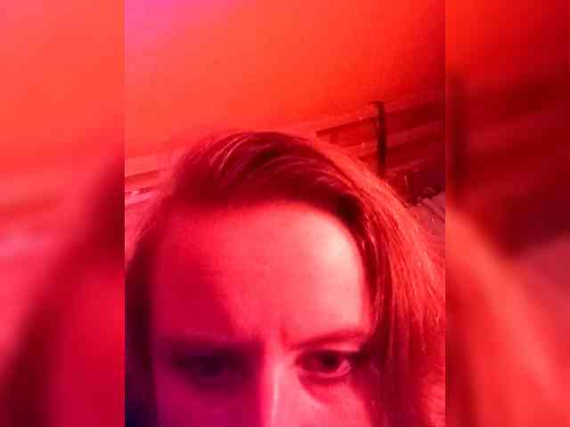 MORTICIA-696 webcam