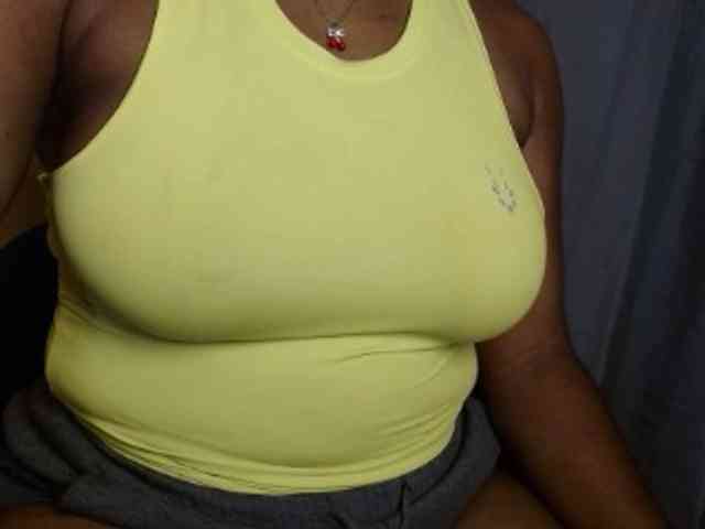 Sexy-petitqueen webcam