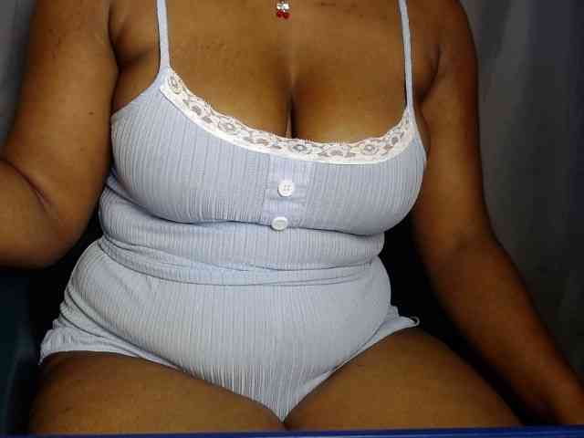 Sexy-petitqueen webcam