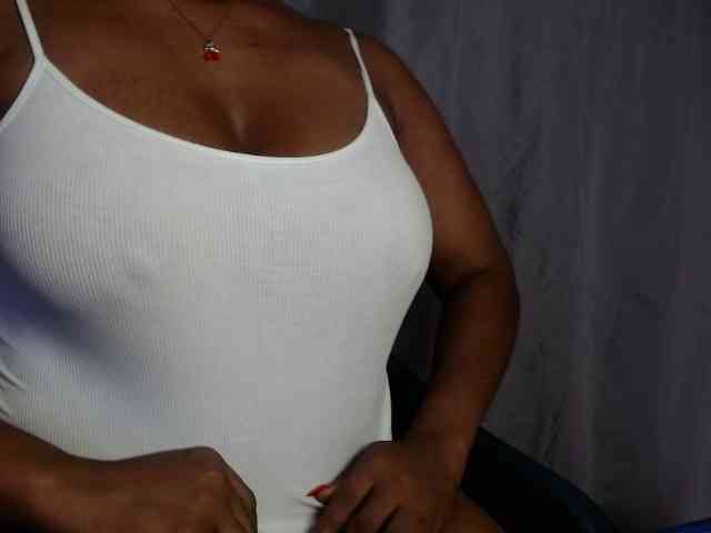 Sexy-petitqueen webcam