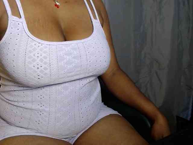 Sexy-petitqueen webcam