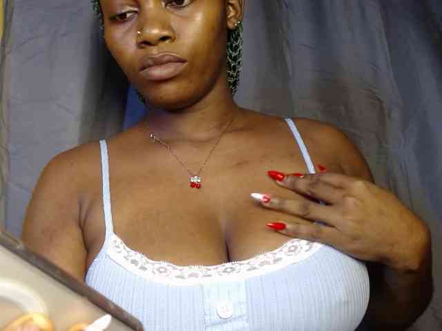 Sexy-petitqueen webcam