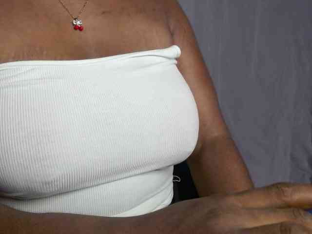Sexy-petitqueen webcam