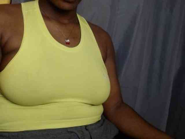 Sexy-petitqueen webcam