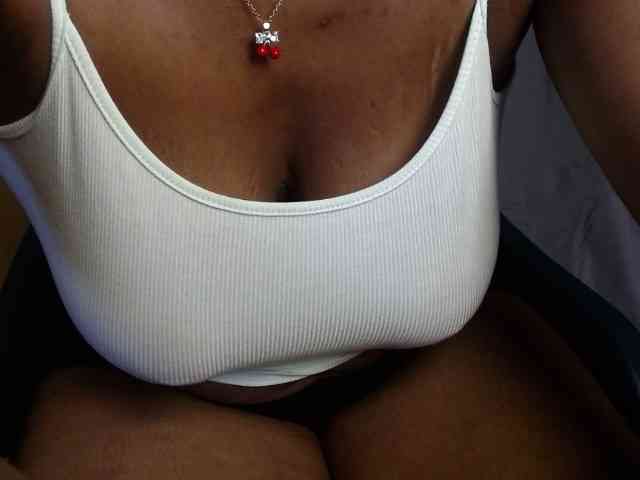 Sexy-petitqueen webcam
