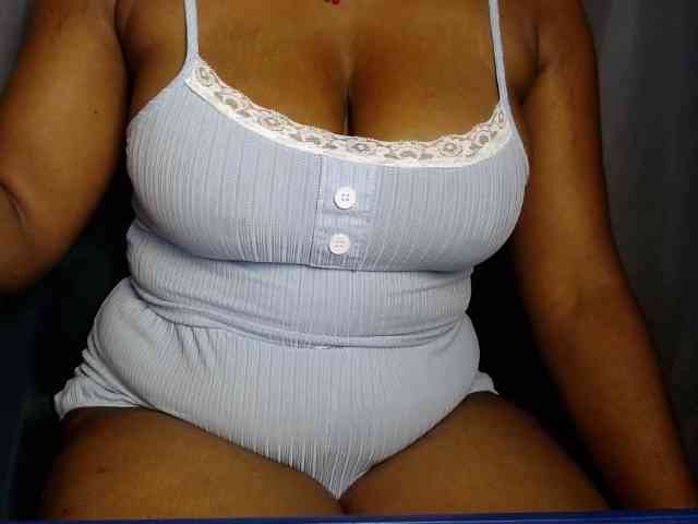 Sexy-petitqueen webcam