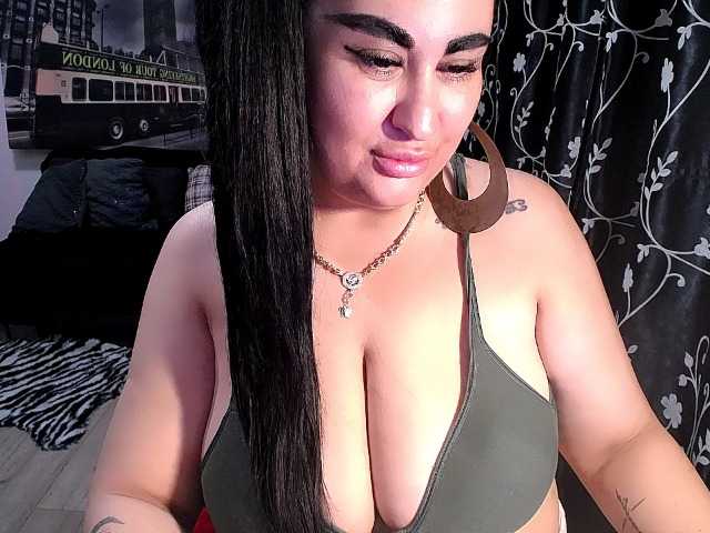 NaturalWoman live cam on BongaCams