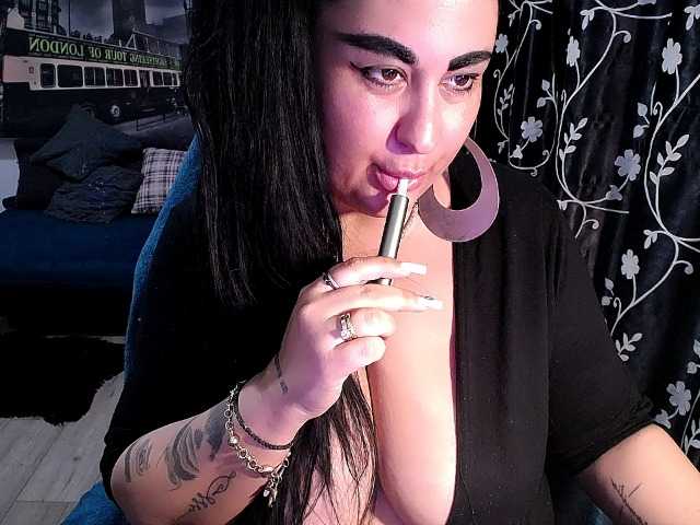 NaturalWoman live cam on BongaCams