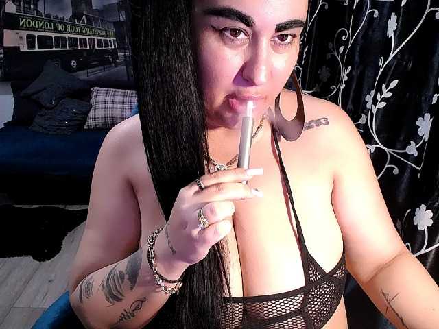 NaturalWoman live cam on BongaCams