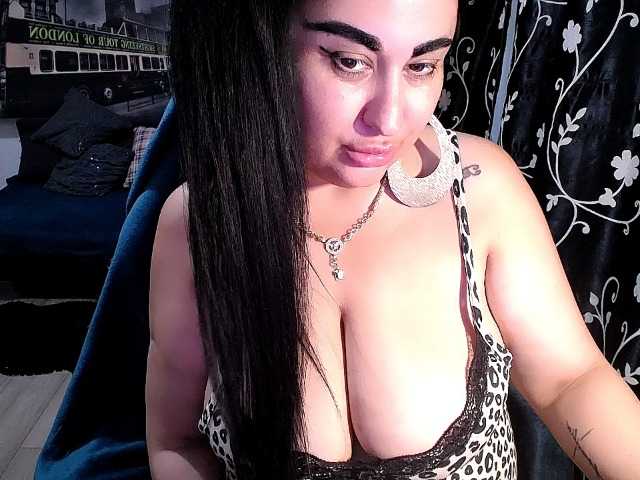 NaturalWoman live cam on BongaCams