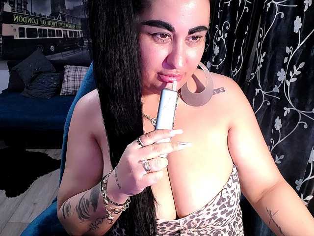 NaturalWoman live cam on BongaCams