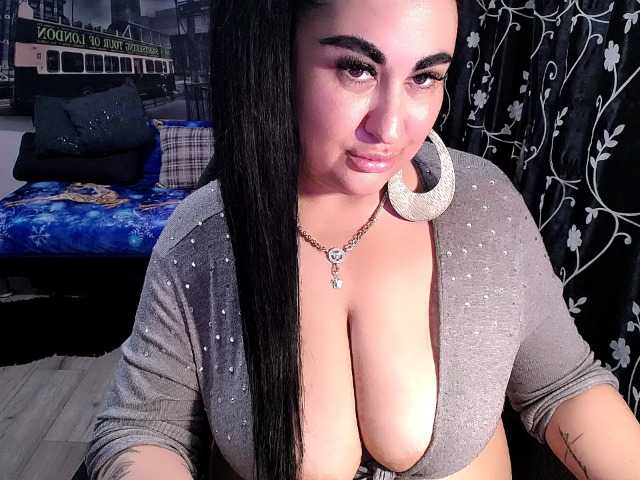 NaturalWoman live cam on BongaCams