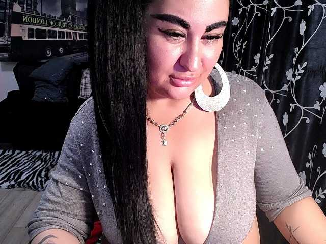 NaturalWoman live cam on BongaCams