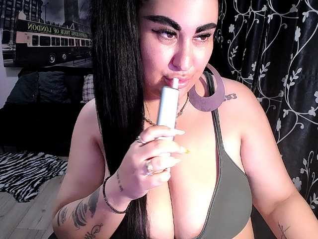 NaturalWoman live cam on BongaCams
