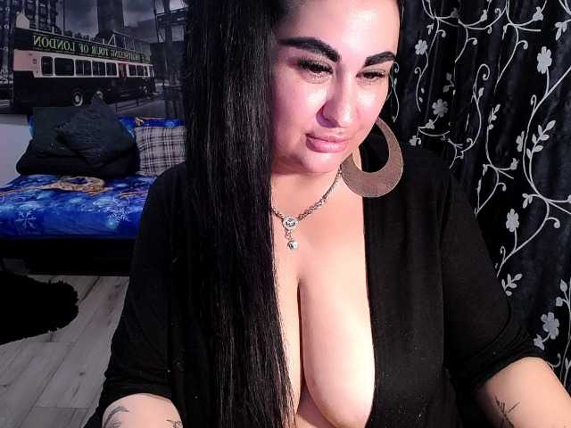 NaturalWoman live cam on BongaCams