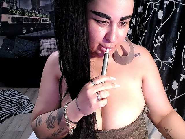 NaturalWoman live cam on BongaCams