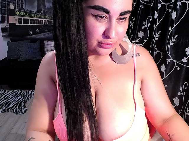 NaturalWoman live cam on BongaCams