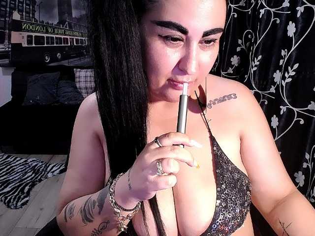 NaturalWoman webcam