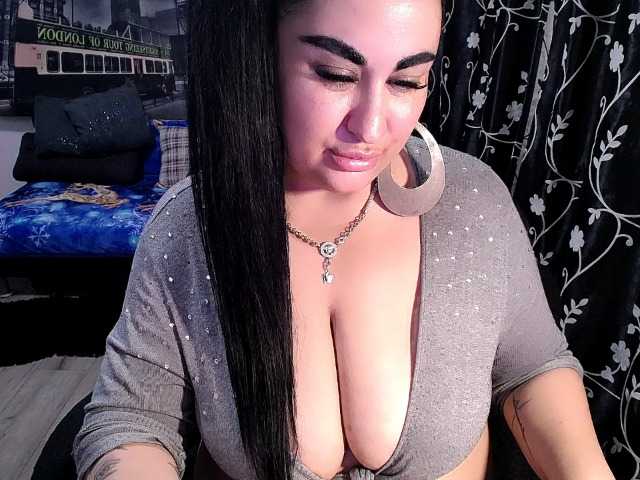 NaturalWoman live cam on BongaCams