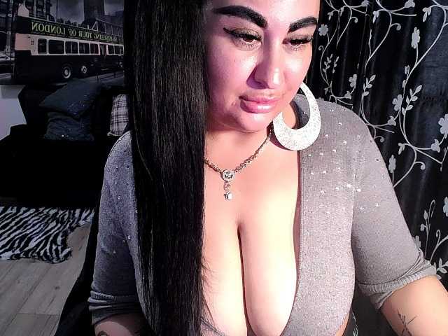 NaturalWoman live cam on BongaCams