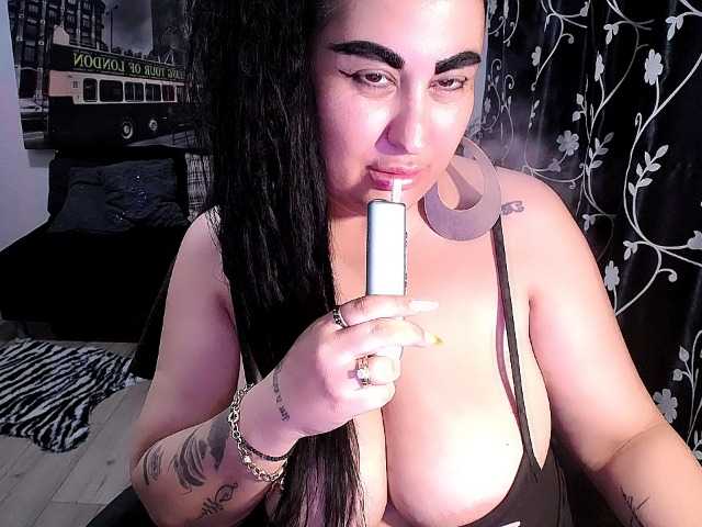 NaturalWoman live cam on BongaCams