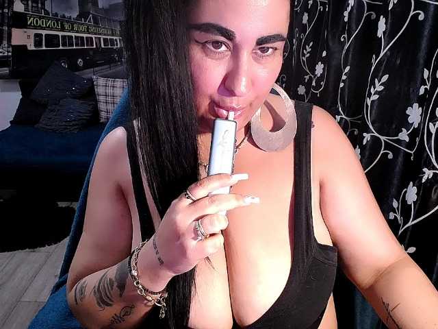 NaturalWoman live cam on BongaCams