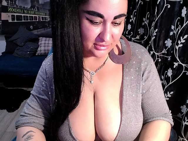 NaturalWoman live cam on BongaCams