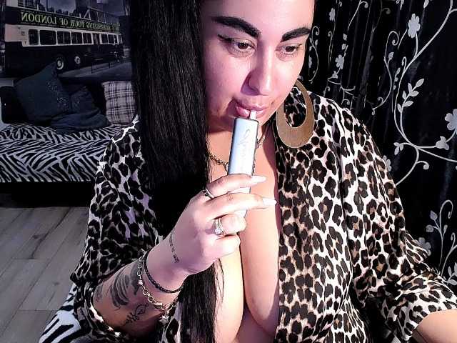 NaturalWoman live cam on BongaCams