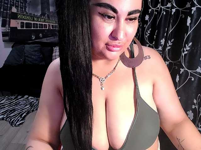 NaturalWoman live cam on BongaCams
