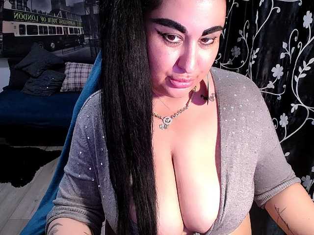 NaturalWoman live cam on BongaCams