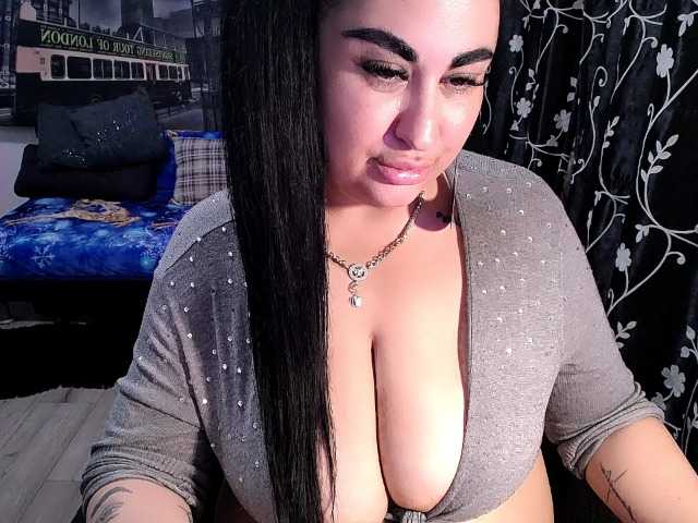 NaturalWoman live cam on BongaCams