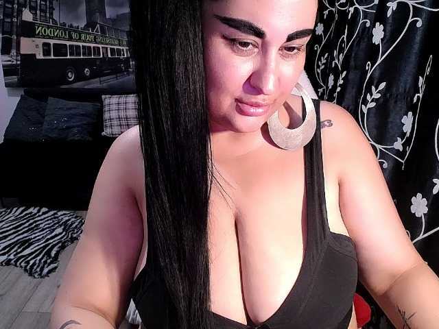 NaturalWoman live cam on BongaCams