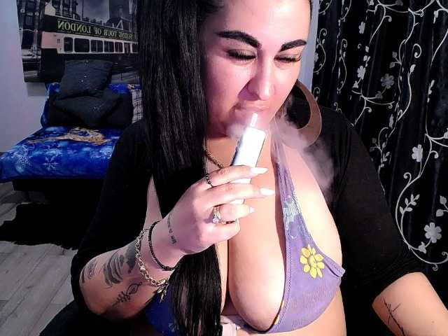NaturalWoman live cam on BongaCams
