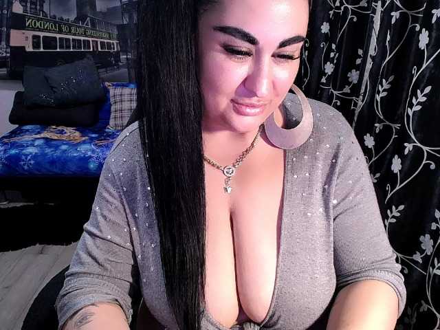 NaturalWoman live cam on BongaCams