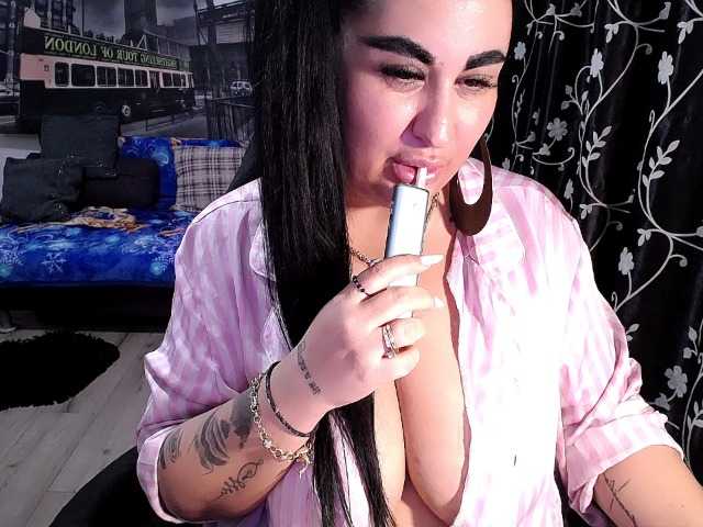 NaturalWoman live cam on BongaCams