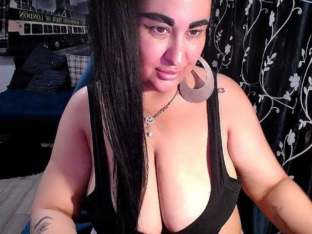 NaturalWoman live cam on BongaCams