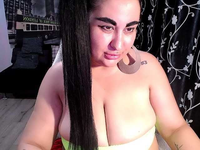 NaturalWoman live cam on BongaCams