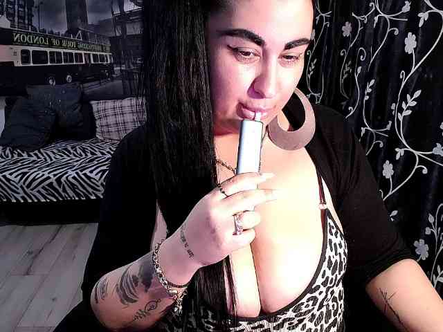 NaturalWoman webcam
