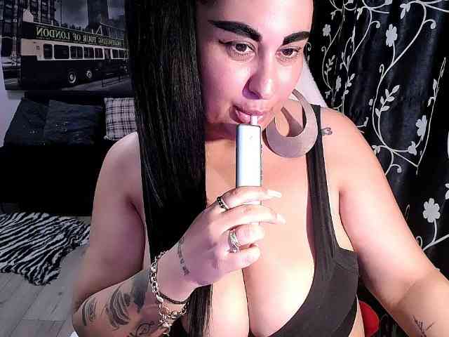 NaturalWoman webcam