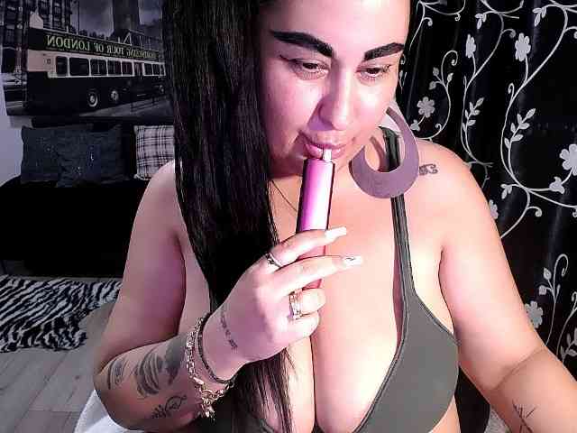 NaturalWoman webcam