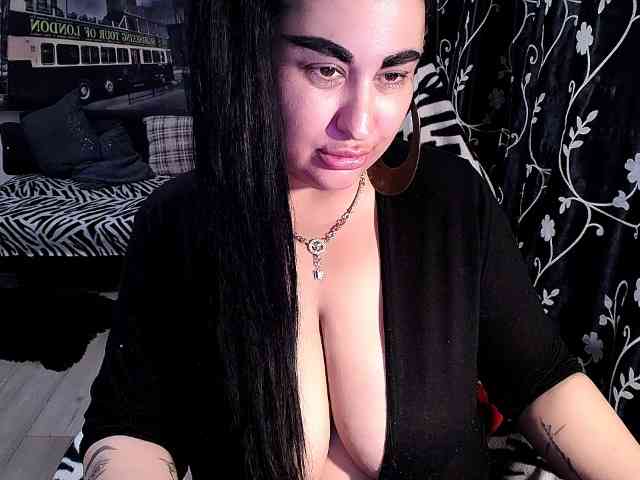 NaturalWoman webcam